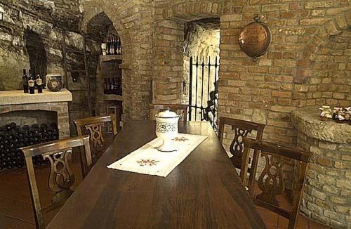 隆卡德马特勒蒂酒店 Cocconato 外观 照片